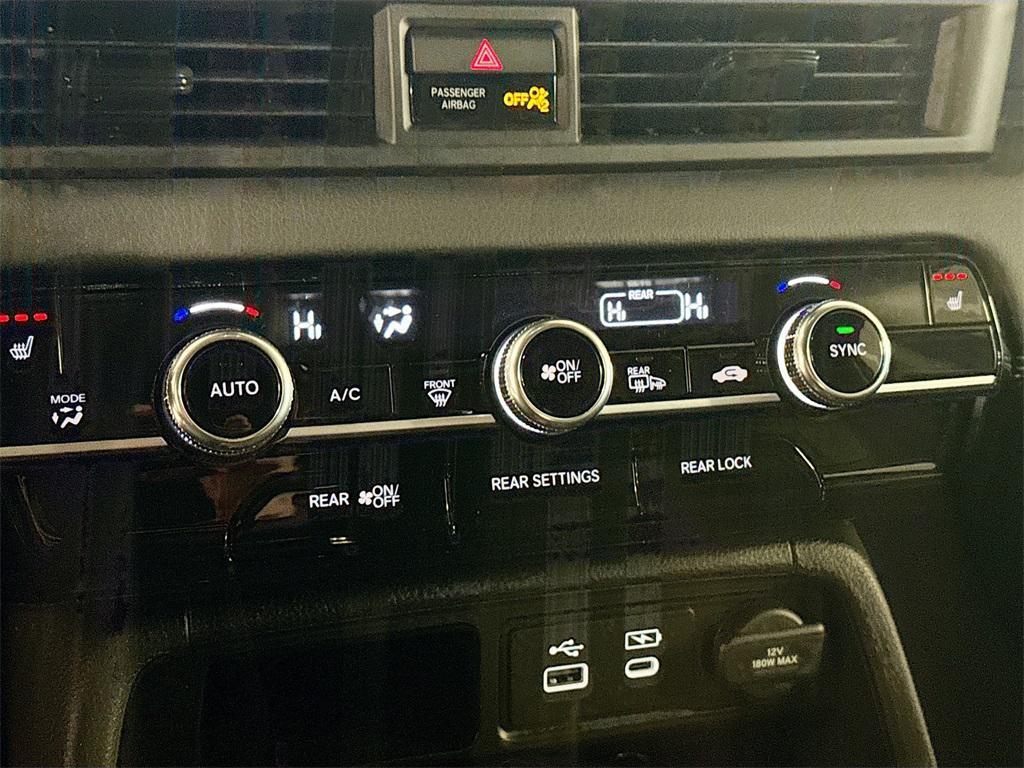 new 2025 Honda Pilot car, priced at $42,415