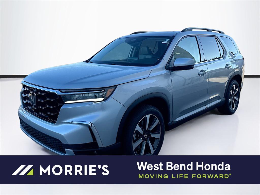 new 2025 Honda Pilot car, priced at $44,876