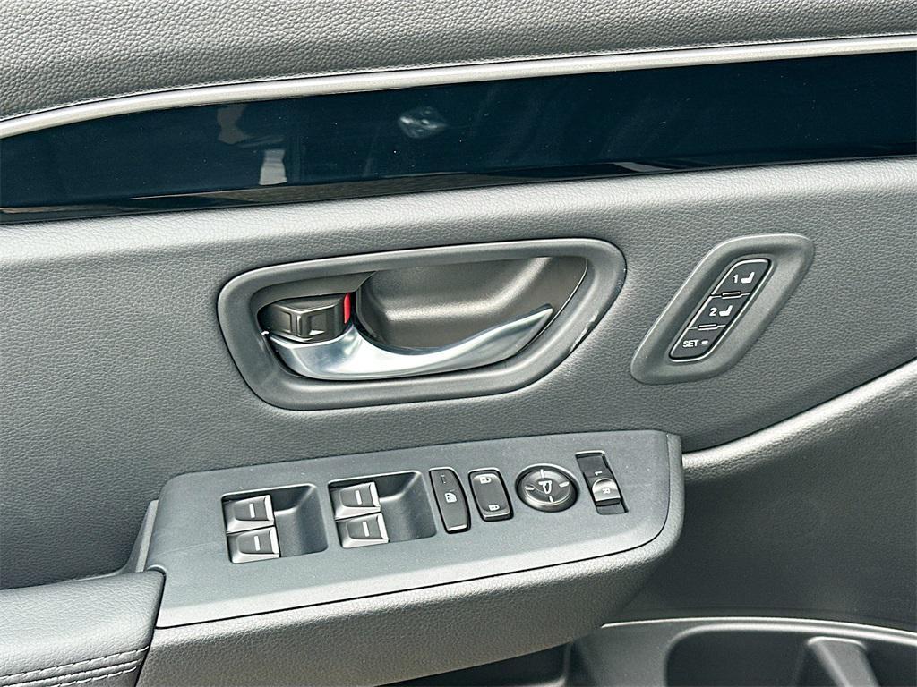 new 2025 Honda Pilot car, priced at $46,339