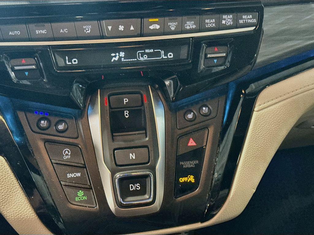 used 2025 Honda Odyssey car, priced at $42,647