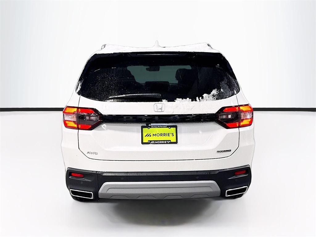 new 2025 Honda Pilot car, priced at $45,303