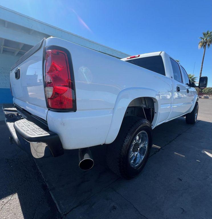 used 2005 Chevrolet Silverado 2500 car, priced at $13,995
