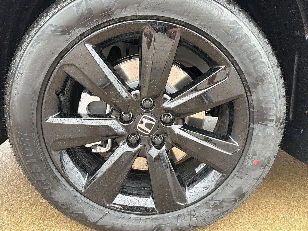 new 2025 Honda Pilot car, priced at $53,530