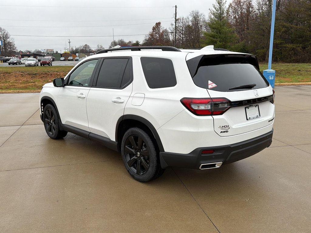 new 2025 Honda Pilot car, priced at $53,530