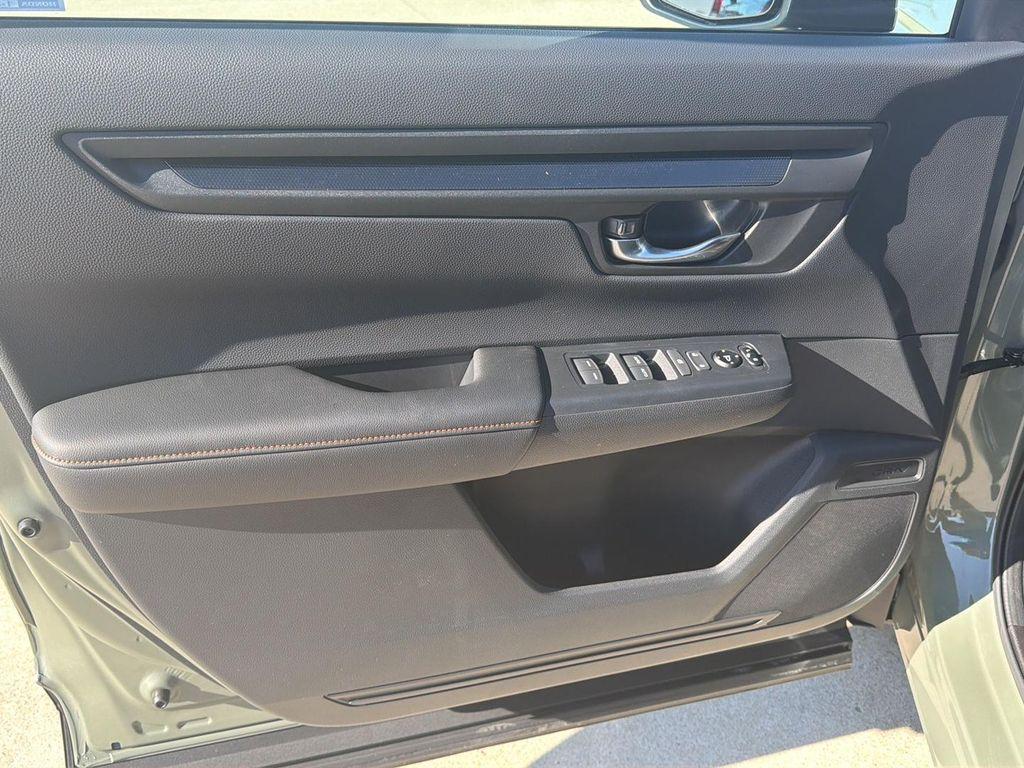 new 2026 Honda CR-V Hybrid car, priced at $39,375