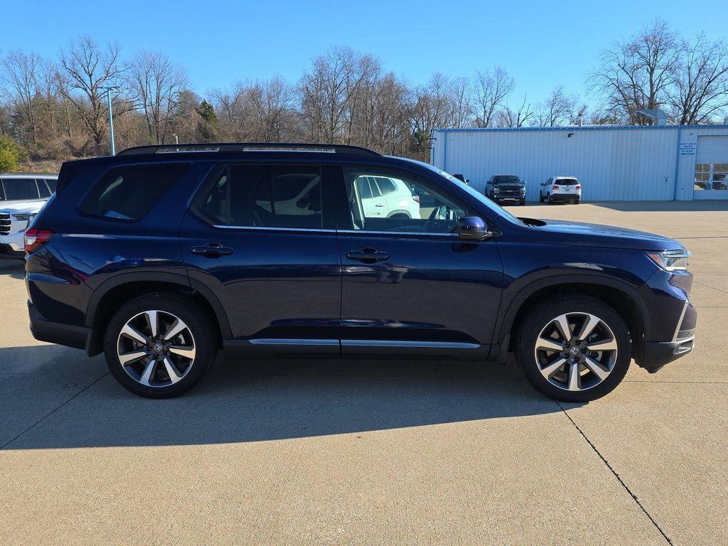 used 2025 Honda Pilot car, priced at $42,750