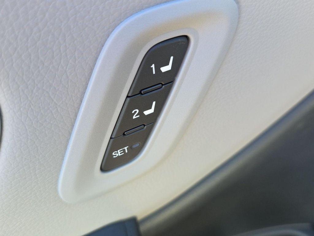 used 2025 Honda Pilot car, priced at $42,750