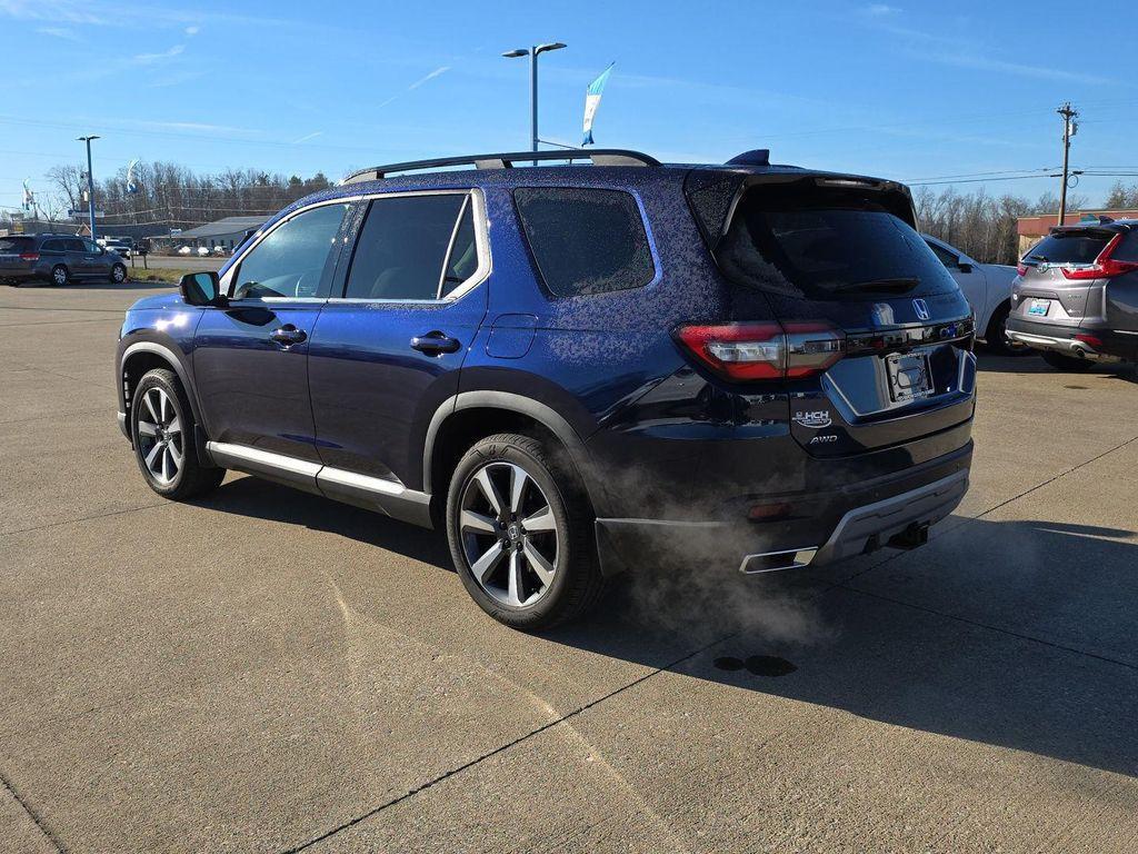 used 2025 Honda Pilot car, priced at $42,750