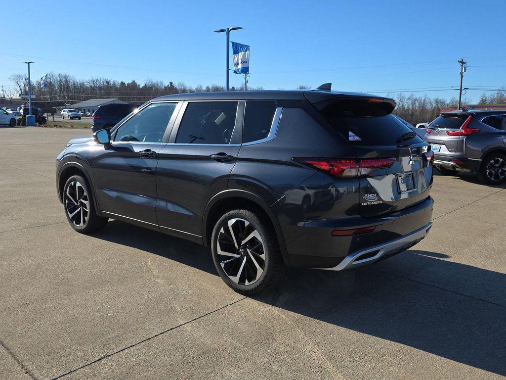 used 2024 Mitsubishi Outlander car, priced at $21,700
