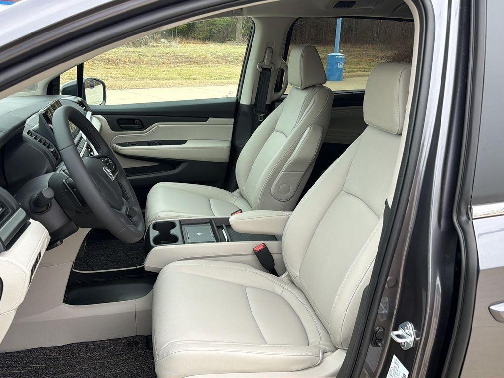 new 2026 Honda Odyssey car, priced at $43,510