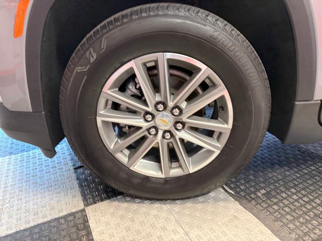 used 2023 Chevrolet Traverse car, priced at $31,431