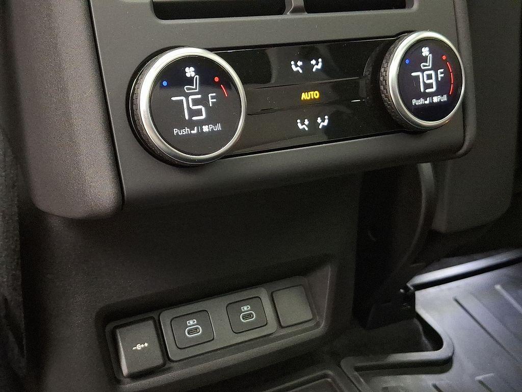 new 2026 Land Rover Discovery car, priced at $78,031