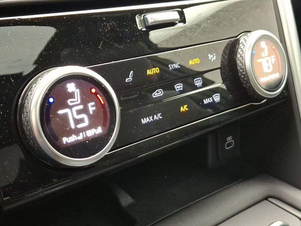 new 2025 Land Rover Discovery car, priced at $68,018