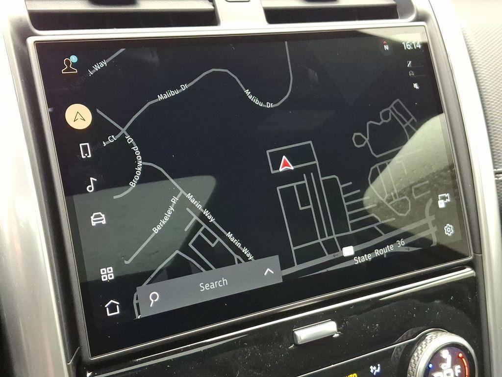 new 2025 Land Rover Discovery car, priced at $68,018