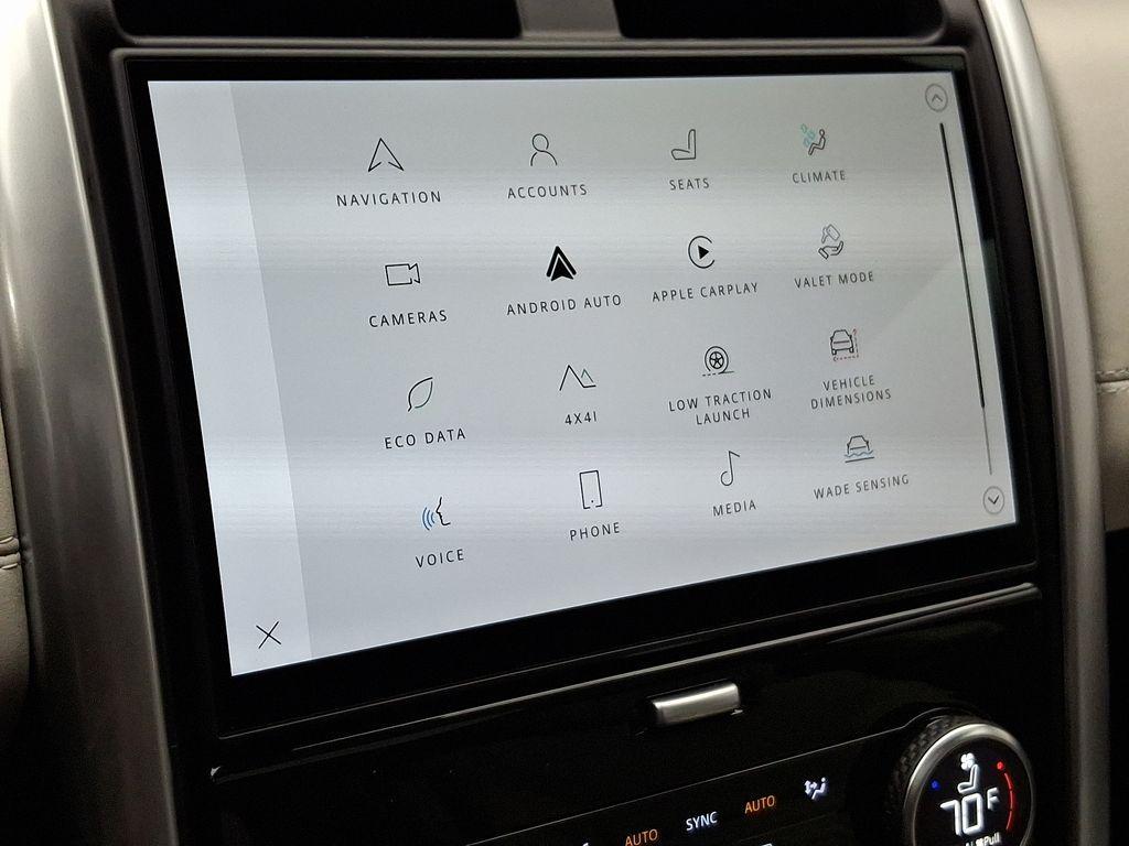 new 2025 Land Rover Discovery car, priced at $68,118