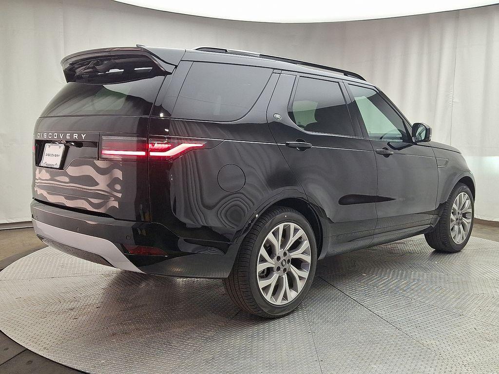 new 2026 Land Rover Discovery car, priced at $76,531