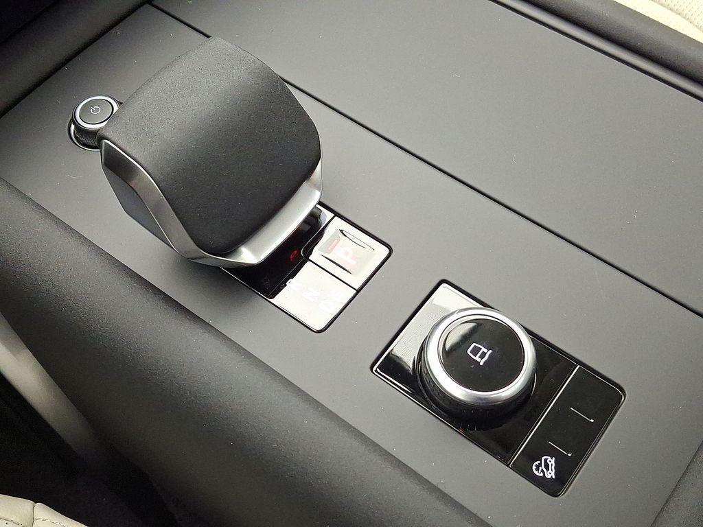 new 2026 Land Rover Discovery car, priced at $70,341