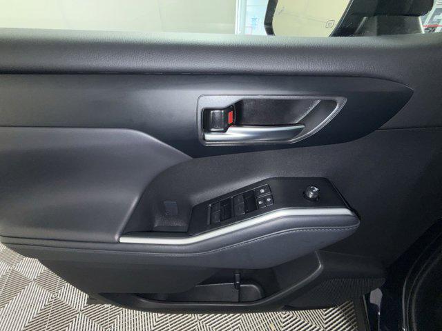 used 2025 Toyota Highlander car, priced at $42,500