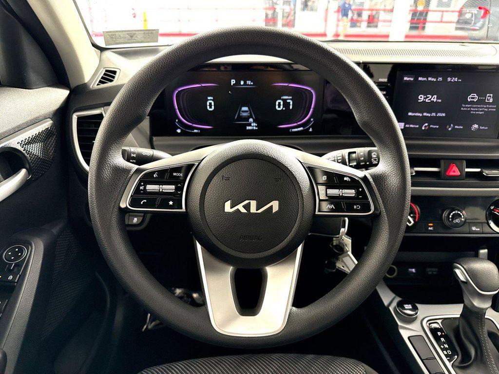 used 2024 Kia Seltos car, priced at $21,995