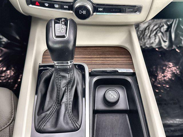 used 2021 Volvo XC60 car, priced at $25,500