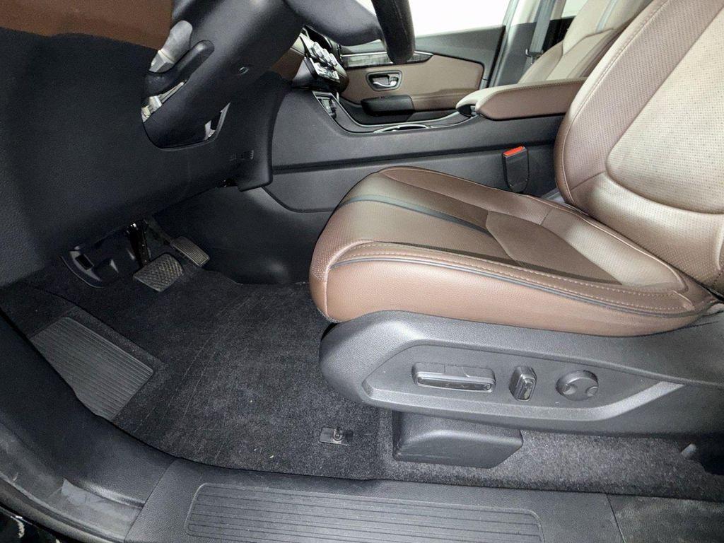 used 2025 Honda Pilot car, priced at $45,995