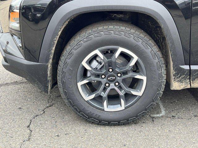 new 2025 Chevrolet Equinox car, priced at $32,325