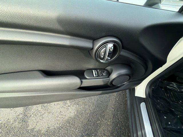 used 2014 MINI Hardtop car, priced at $8,000