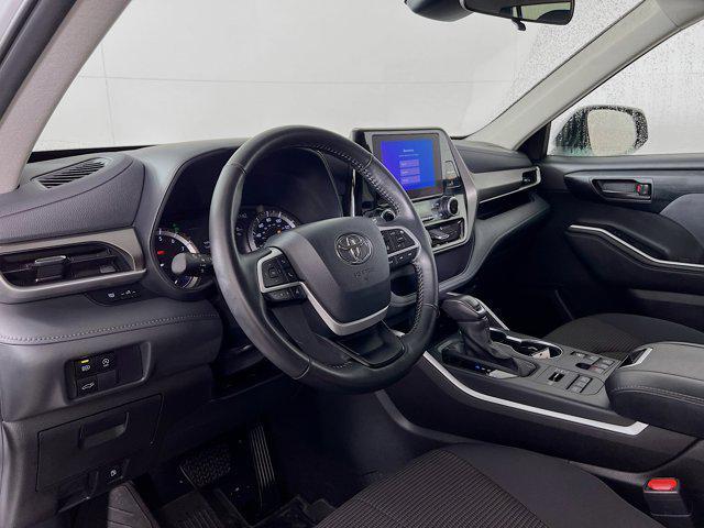 used 2025 Toyota Highlander car, priced at $39,811