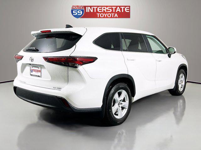 used 2025 Toyota Highlander car, priced at $39,811