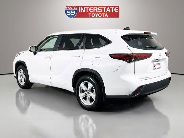 used 2025 Toyota Highlander car, priced at $39,641