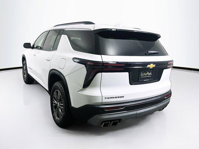 used 2025 Chevrolet Traverse car, priced at $31,297