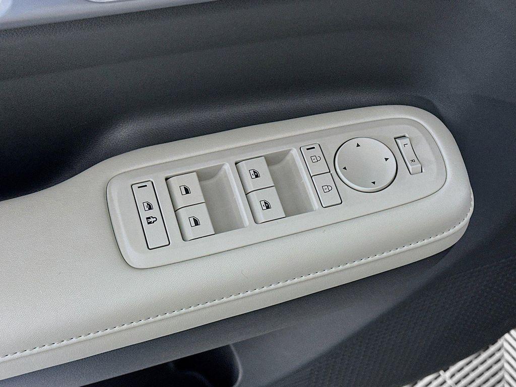 used 2025 Hyundai Santa Fe car, priced at $28,212