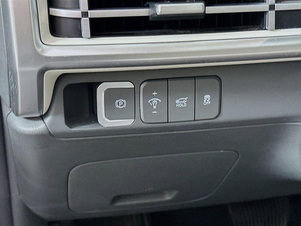 used 2025 Hyundai Santa Fe car, priced at $28,212