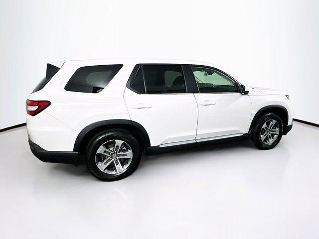 used 2025 Honda Pilot car, priced at $37,996