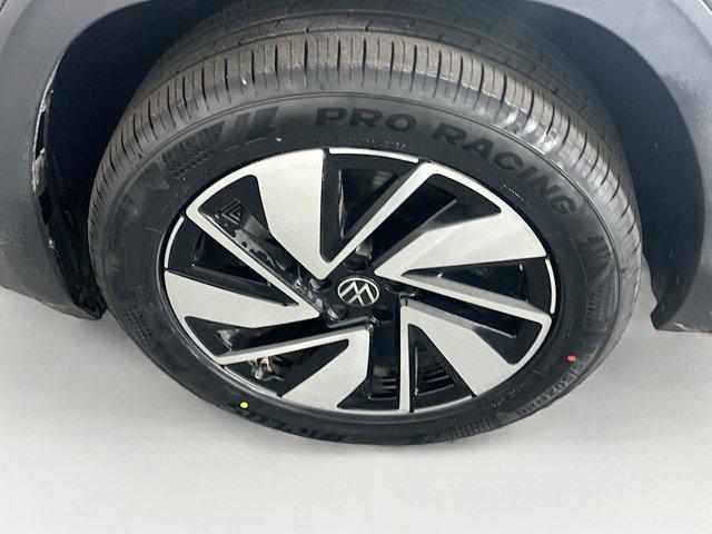 used 2025 Volkswagen Atlas car, priced at $28,996