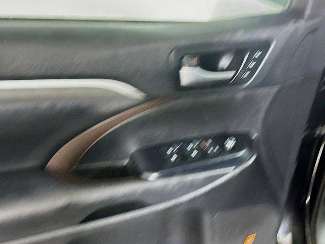 used 2019 Toyota Highlander car, priced at $20,487