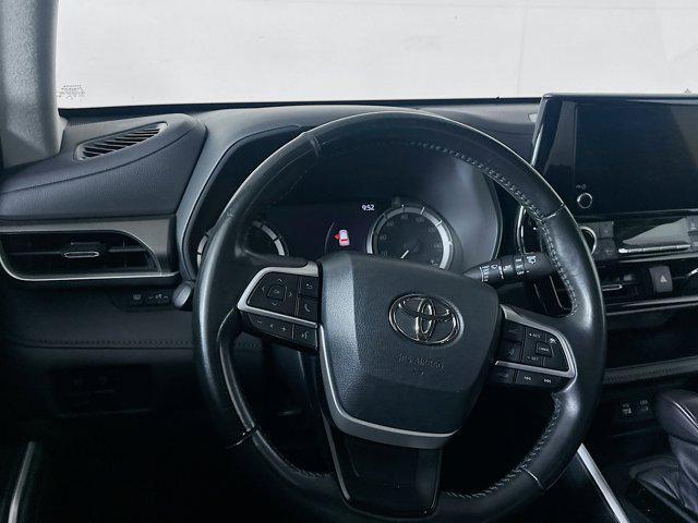 used 2023 Toyota Highlander car, priced at $28,497