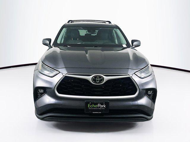 used 2023 Toyota Highlander car, priced at $28,497