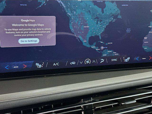 used 2025 Chevrolet Traverse car, priced at $32,987