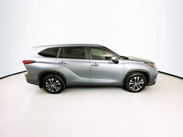 used 2023 Toyota Highlander car, priced at $32,796