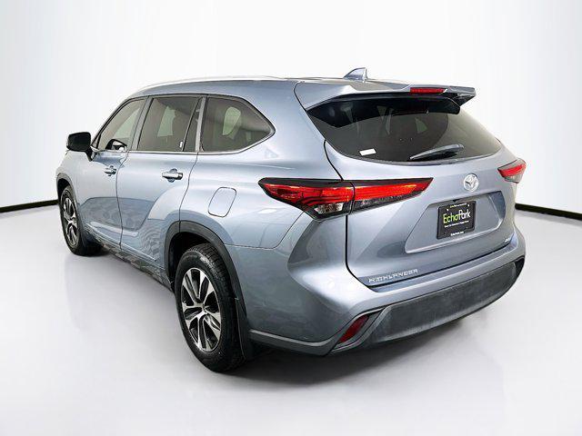 used 2023 Toyota Highlander car, priced at $32,796