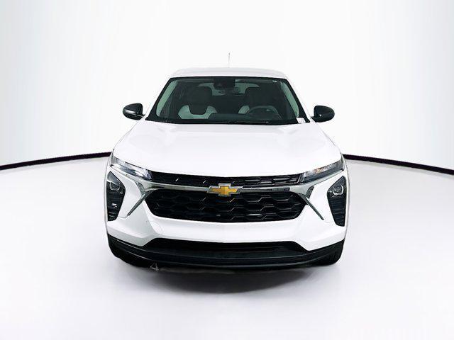 used 2025 Chevrolet Trax car, priced at $19,996