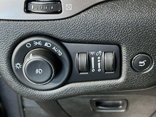 used 2022 Jeep Cherokee car, priced at $21,487