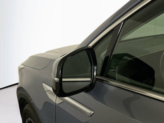 used 2024 Kia Sorento car, priced at $23,197