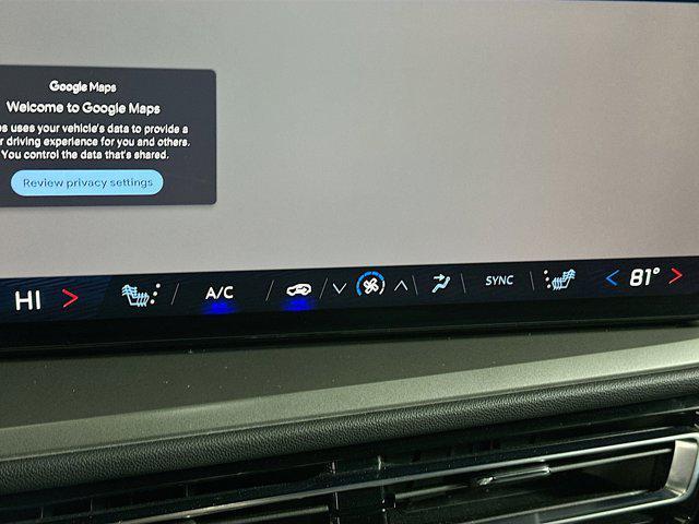 used 2025 Chevrolet Traverse car, priced at $32,487