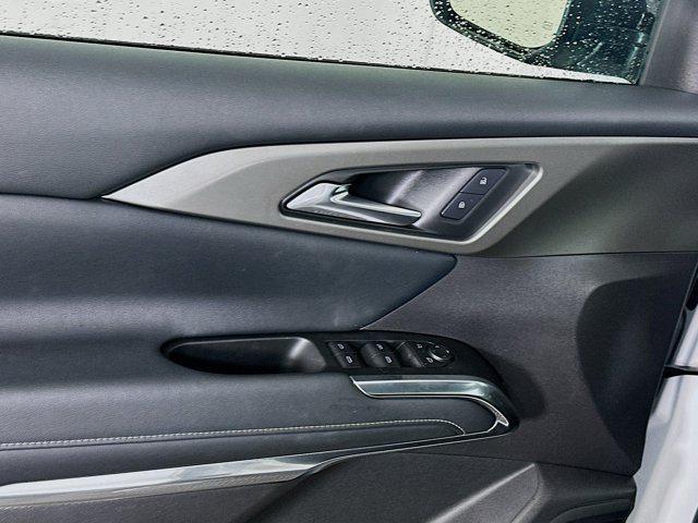 used 2025 Chevrolet Traverse car, priced at $32,487