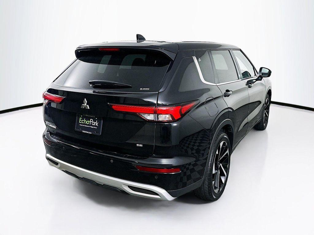 used 2024 Mitsubishi Outlander car, priced at $22,222