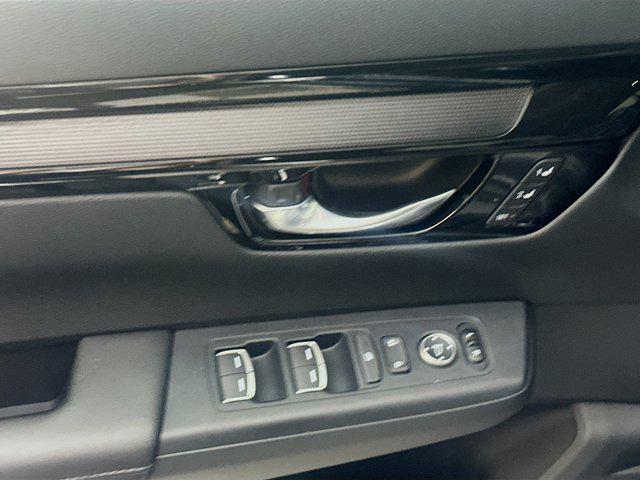 used 2025 Honda CR-V car, priced at $31,487