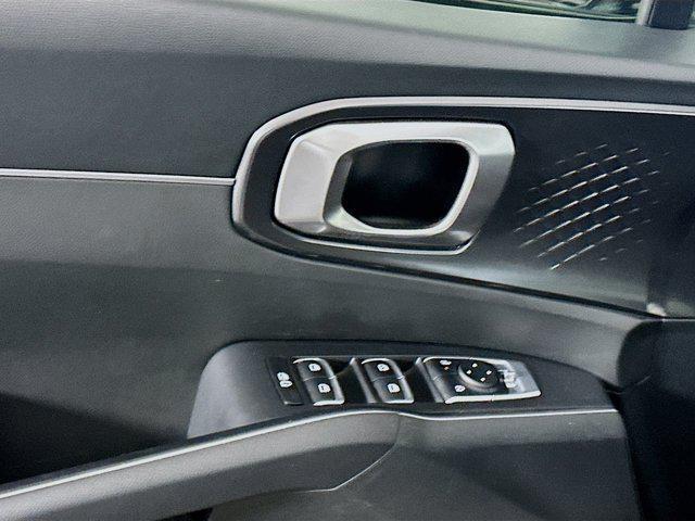 used 2024 Kia Sorento car, priced at $23,987
