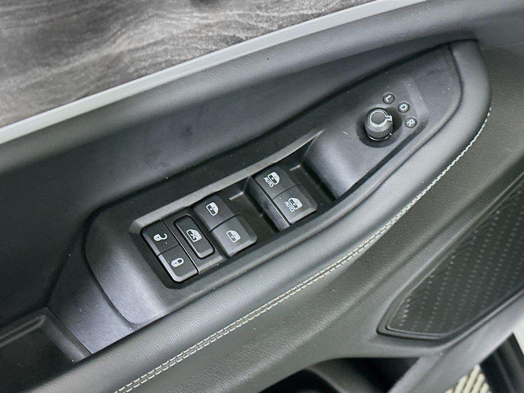 used 2023 Jeep Grand Cherokee car, priced at $27,922